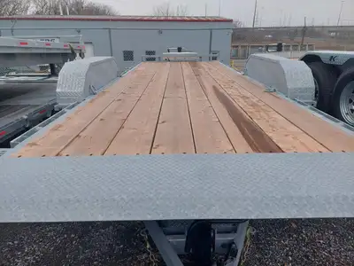 KTAIL full deck electric tilt, 14,000lb 20 Equipment/car hauler provides excellent versatility for a...