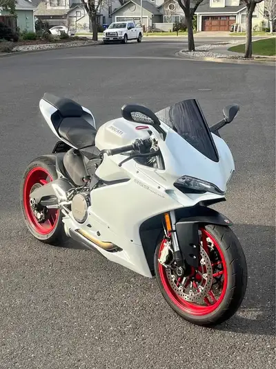 Welcome to Ride Collective - AB APPLY NOW: https://www.ridecollective.ca/get-pre-approved 2018 Ducat...