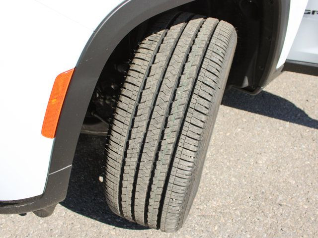 2025 Jeep Grand Cherokee L Altitude 4x4, Trailer Tow Pkg in Cars & Trucks in Calgary - Image 2