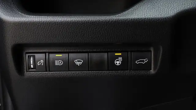 2021 Toyota RAV4 XLE | SUNROOF | ROOF RACK in Cars & Trucks in Mississauga / Peel Region - Image 13