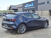 Come see this certified 2024 Mazda Mazda3 Sport GX | Hatchback | Heated Seats | CarPlay + Android |... (image 5)