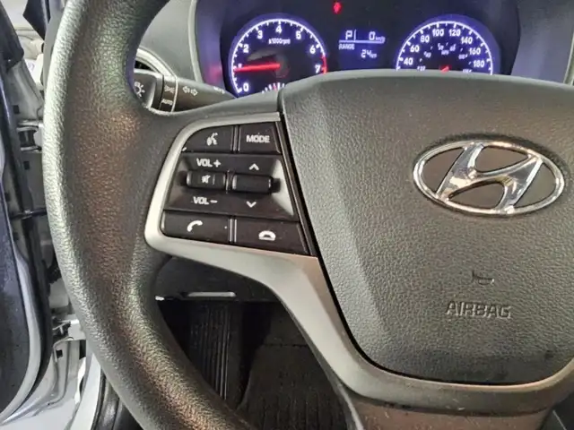 2019 Hyundai Accent PREFRRED / SE 5-Door dans Autos et camions dans Ville de Montréal - Image 8