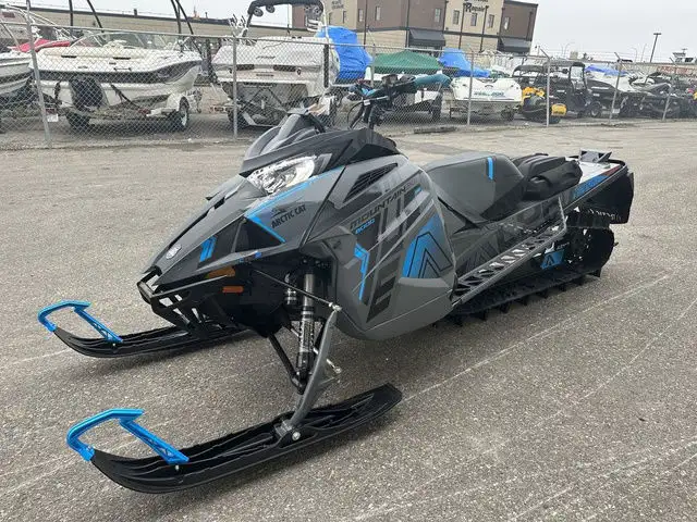 2022 Arctic Cat M 8000 Mountain Cat Alpha One 154/3.00" Electric in Snowmobiles in Strathcona County - Image 5