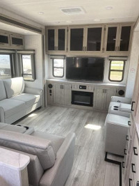 Welcome to the Alta ALT3250KXT! Step inside and you’ll instantly take note of the high ceilings and... (image 8)