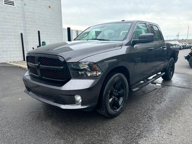 2023 Ram 1500 Classic * NIGHT * V6 * 3.55 * CREW * BANC CHAUFF * in Cars & Trucks in Longueuil / South Shore