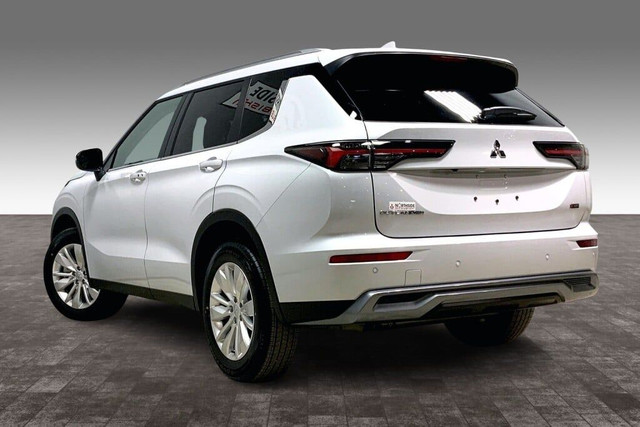 2025 Mitsubishi Outlander SE S-AWC in Cars & Trucks in Edmonton - Image 3