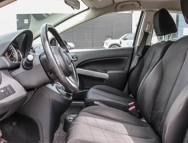 2012 Mazda Mazda2 GX in Cars & Trucks in Oakville / Halton Region - Image 10