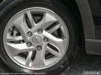 This Hyundai Venue has a trusty Regular Unleaded I-4 1.6 L/98 engine powering this Variable transmis... (image 7)
