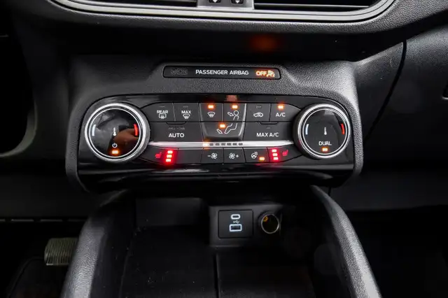 2022 Ford Escape SE Hybrid • HEATED SEATS • SPORT APPEARANCE PKG in Cars & Trucks in Kingston - Image 26