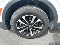 - PREVIOUS DAILY RENTAL - - ACCIDENT FREE - HEATED CLOTH SEATS - APPLE CAR PALY & ANDROID AUTO - PED... (image 9)