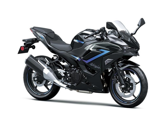 2025 Kawasaki NINJA 500 SE RESERVE PAR TELEPHONE in Sport Bikes in Laval / North Shore