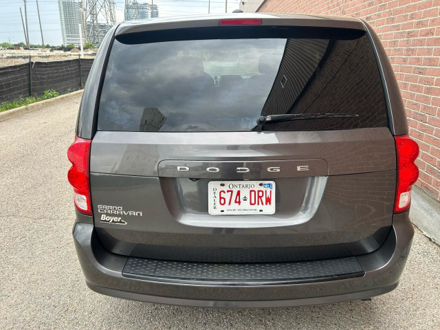 2017 Dodge Grand Caravan SXT in Cars & Trucks in Oshawa / Durham Region - Image 4