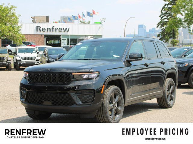 2025 Jeep Grand Cherokee Altitude in Cars & Trucks in Calgary