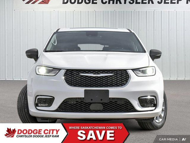 2025 Chrysler Pacifica Select in Cars & Trucks in Saskatoon - Image 2