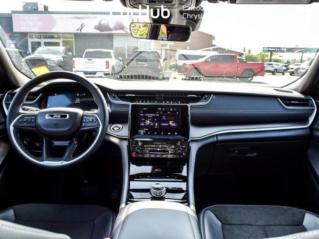 2025 Jeep Grand Cherokee Altitude Sunroof Blind Spot in Cars & Trucks in Mississauga / Peel Region - Image 2