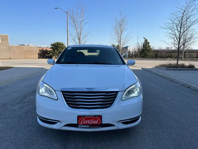 2013 Chrysler 200 LX 4dr Sedan Automatic in Cars & Trucks in Mississauga / Peel Region - Image 5