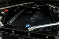 Francais: * Ensemble Premium Amélioré * Ensemble d'Aide Engine: Moteur à 6 cylindres droits 3.0L L/1... (image 9)