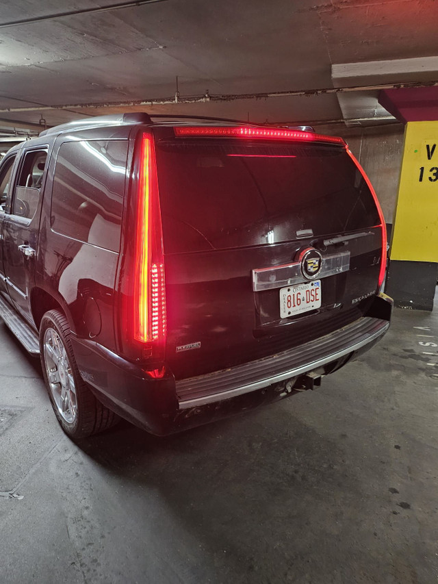 2012 Cadillac Escalade Luxury edition AWD | DVD player| very cle in Cars & Trucks in City of Toronto - Image 2
