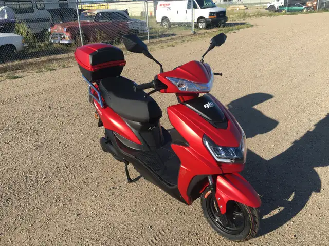 2025 BRAND NEW PHOENIX SUPER ELECTRIC SCOOTER 72 VOLT ESCOOTER E in Scooters & Pocket Bikes in Brandon - Image 3