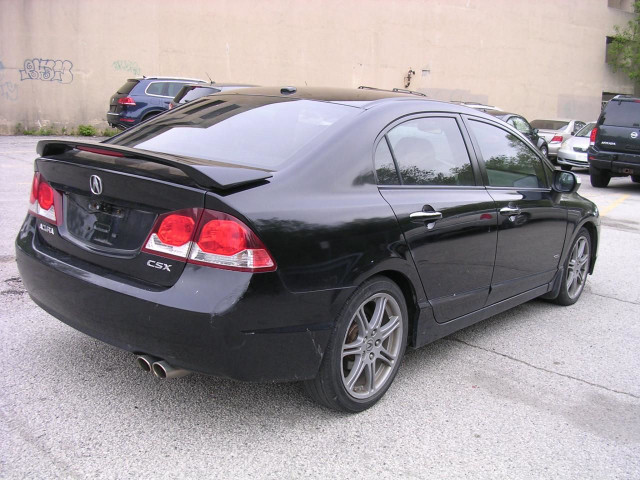 2011 Acura CSX Tech in Cars & Trucks in City of Toronto - Image 3