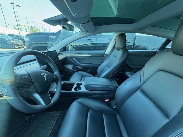 2022 Tesla Model 3 Standard Range | Black Leather | One Owner in Cars & Trucks in Tricities/Pitt/Maple - Image 4