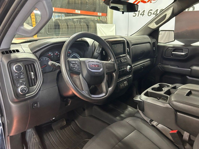 2022 GMC Sierra 1500 CREW CAB 4X4 GROUPE REMOURQUAGE TONNEAU COV in Cars & Trucks in City of Montréal - Image 2
