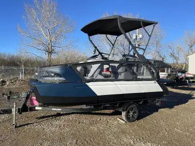 2024 Sea-Doo Switch® Sport 18 - 230 HPSea-Doo Switch Sport Love being in the water as much as on the...