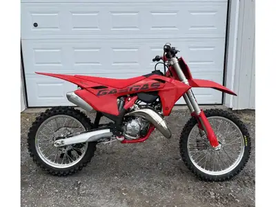 2025 GASGAS MC 150 Les photos peuvent être à titre indicatif et sans inscription. Les promotions en...