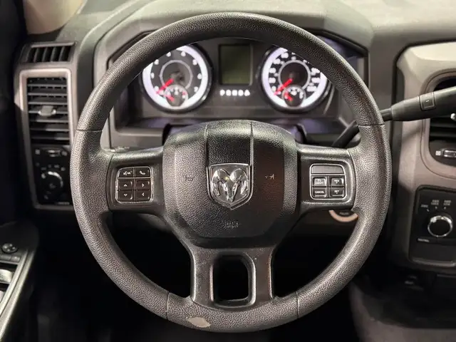 2019 Ram 1500 Classic ST - EXPRESS - 4WD - 5.7L V8 - JAMAIS ACCI in Cars & Trucks in Laval / North Shore - Image 12