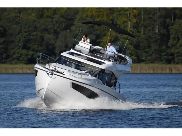2025 Parker Monaco Flybridge in Powerboats & Motorboats in Québec City - Image 6