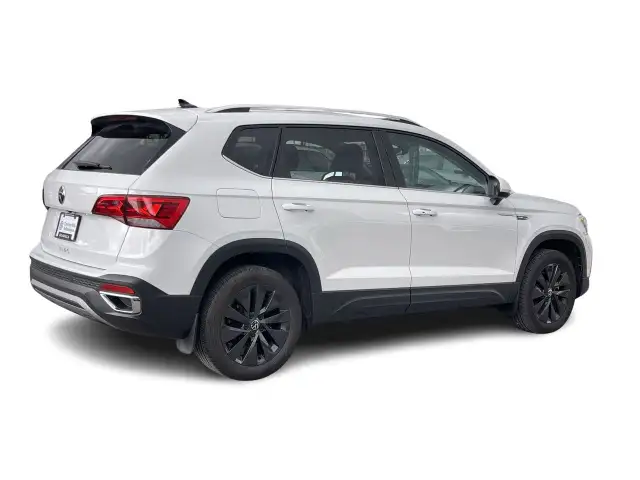 2024 Volkswagen Taos Comfortline, Moonroof, BlindSpot, Navigatio in Cars & Trucks in Calgary - Image 13