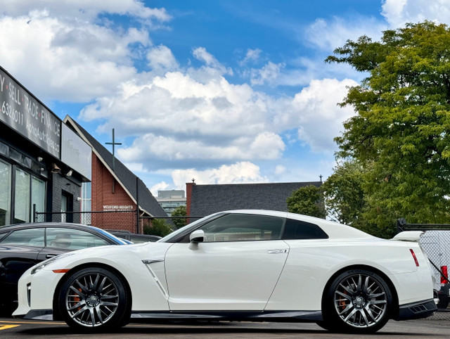 2017 Nissan GT-R Premium Coupe in Cars & Trucks in City of Toronto - Image 2