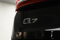 Locally owned & serviced 7 passenger SUV! This Carfax 1 owner local 2021 Audi Q7 with Quattro All-Wh... (image 7)