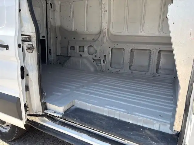 2016 Ford Transit Cargo Van T-150 130 MED RF 86 dans Autos et camions dans Ville de Toronto - Image 9
