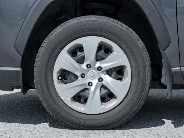 2021 Toyota RAV4 LE in Cars & Trucks in Markham / York Region - Image 4