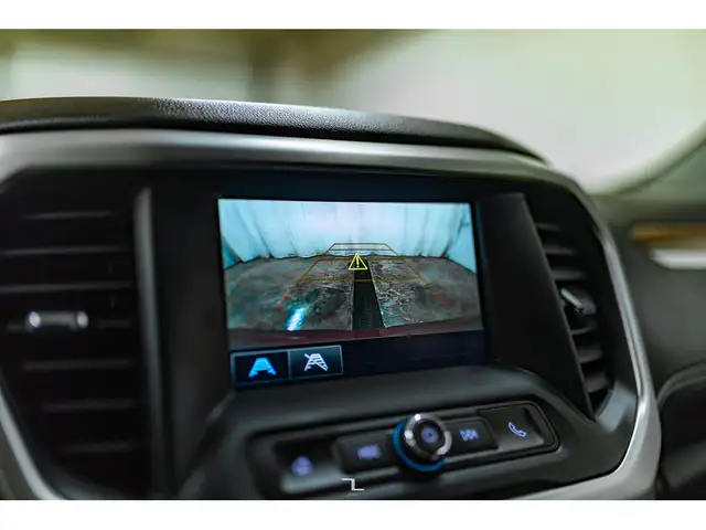 2019 GMC Acadia AWD SLE PSeat BCam in Cars & Trucks in Calgary - Image 18