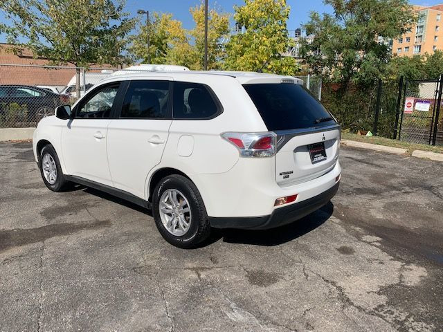 2014 Mitsubishi Outlander 4WD **ES** 4 CYLINDER-CERTIFIED-WE FIN in Cars & Trucks in City of Toronto - Image 3