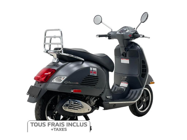 2012 Vespa GTS Super 300 Frais inclus+Taxes in Scooters & Pocket Bikes in City of Montréal - Image 3