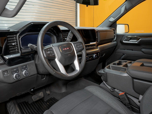 GMC Sierra 1500 ELEVATION CREW 4X4 *GR. REMORQ* NAV *SIEGES CHAU in Cars & Trucks in Laurentides - Image 4