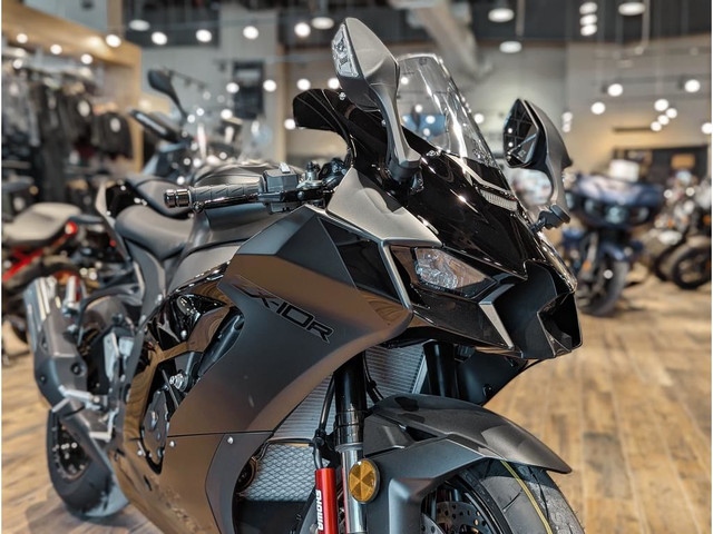 2025 Kawasaki Ninja ZX-10R // Metallic Spark Flat Black/Ebony in Sport Bikes in Winnipeg - Image 3