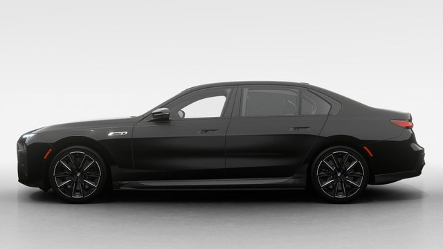 2025 BMW i7 M70 xDrive | Gr. Louge Executif | BMW Theatre in Cars & Trucks in City of Montréal - Image 4