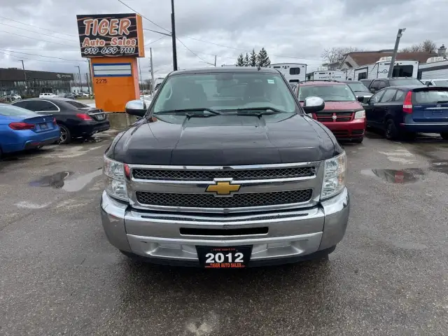 2012 Chevrolet Silverado 1500 LS CHEYENNE EDITION, V8, EXT CAB,  in Cars & Trucks in London - Image 9