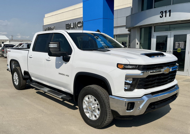 2025 Chevrolet Silverado 3500HD LT in Cars & Trucks in Regina - Image 3