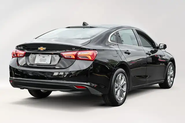 2022 Chevrolet Malibu LT* TOIT OUVRANT* GROUPE GRANDE EXPÉDITION in Cars & Trucks in City of Montréal - Image 5