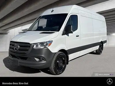 Mercedes-Benz Rive-Sud, la destination Mercedes-Benz par excellence. Bienvenue en première classe. D...