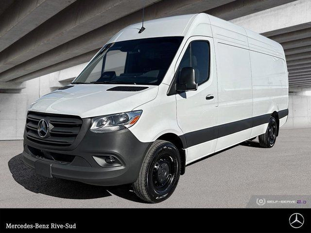2025 Mercedes-Benz Sprinter 2500 170 Wheelbase High Roof RWD in Cars & Trucks in Longueuil / South Shore
