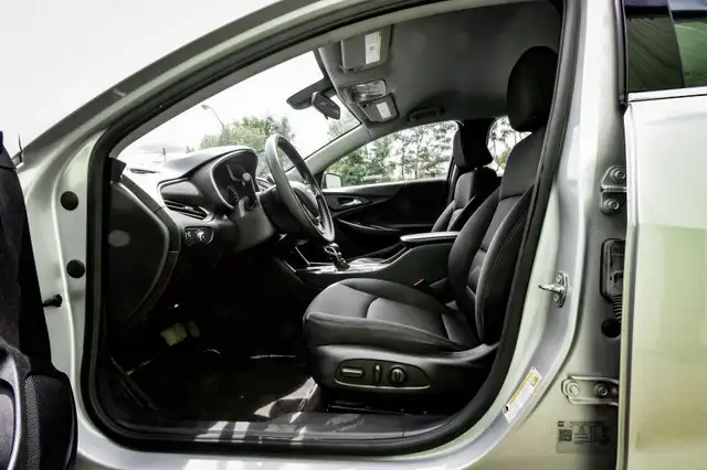 2022 Chevrolet Malibu LT • REMOTE START • LED LIGHTS • CP/AA in Cars & Trucks in Kingston - Image 27