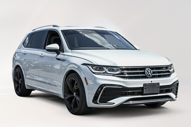 2022 Volkswagen Tiguan Highline R-Line | Toit pano | Mags noir 2 in Cars & Trucks in Longueuil / South Shore - Image 4