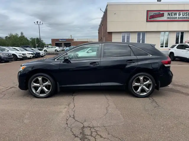 2016 Toyota Venza - $239 B/W in Cars & Trucks in Moncton - Image 9