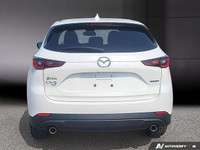 Le Mazda CX-5 GS AWD 2024 se distingue par son équilibre parfait entre style, confort et performance... (image 5)